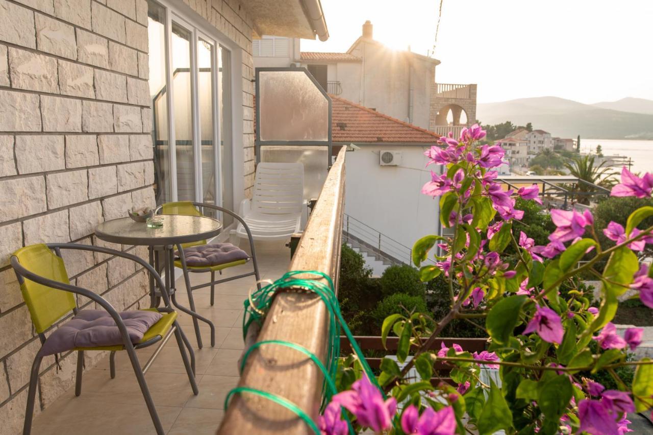 Villa Fjaba - By The Sea - With The Big Terraces & Great Sea View Trogir Extérieur photo