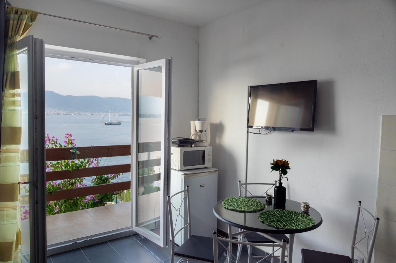 Villa Fjaba - By The Sea - With The Big Terraces & Great Sea View Trogir Extérieur photo